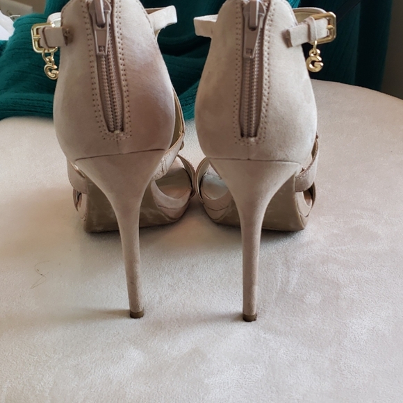 Shoes - Picture 3 of 4